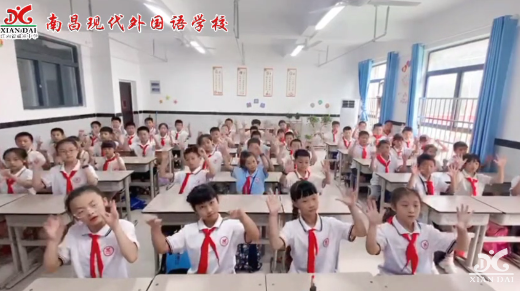 beat365中国唯一官网小学部《万疆》手势舞，献礼祖国72周年华诞！