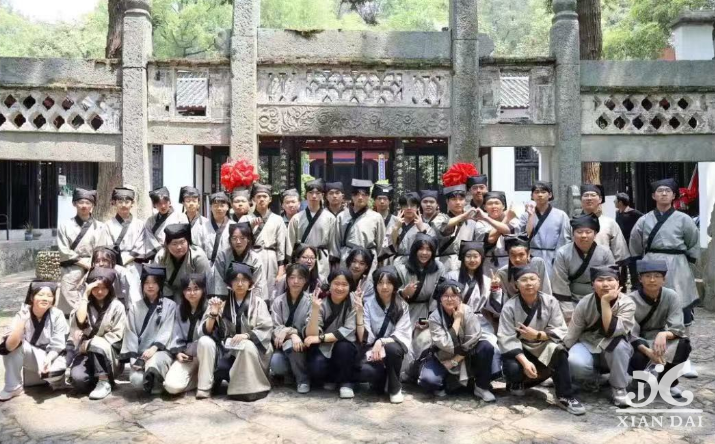 探寻历史足迹，传承红色精神｜beat365中国唯一官网开展研学活动